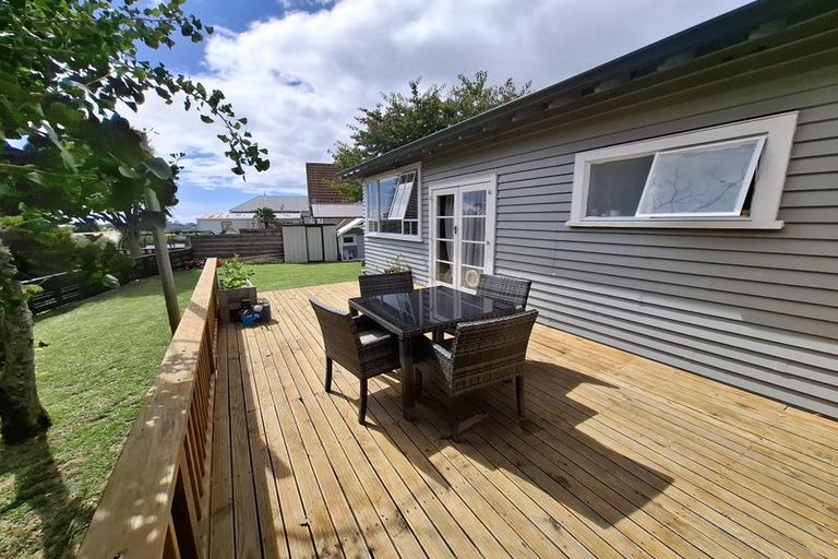Photo of property in 222 Frankley Road, Frankleigh Park, New Plymouth, 4310