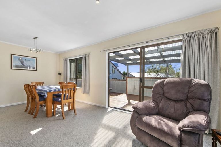 Photo of property in 3 Fenchurch Grove, Stokes Valley, Lower Hutt, 5019