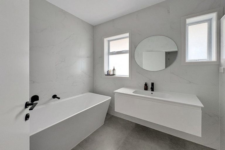 Photo of property in 70 Beerescourt Road, Beerescourt, Hamilton, 3200