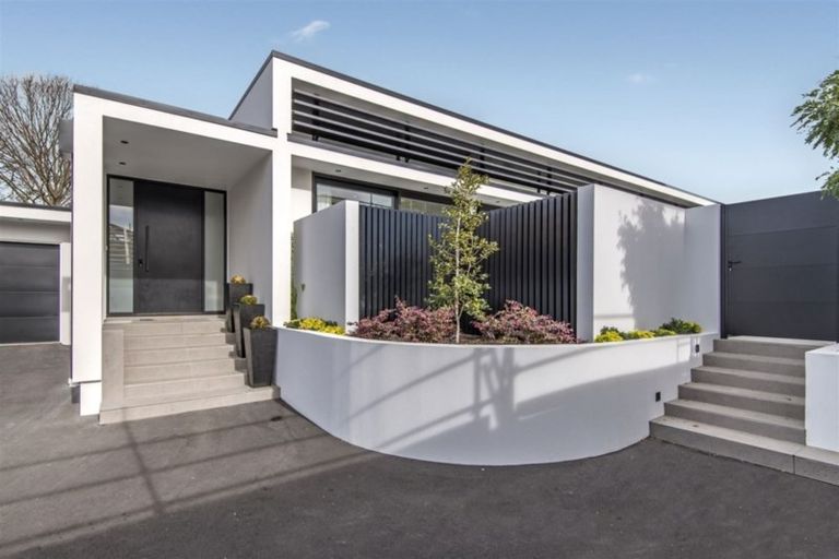 Photo of property in 31 Waiwetu Street, Fendalton, Christchurch, 8052