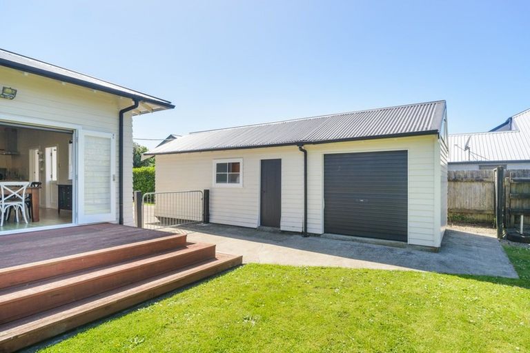 Photo of property in 20 Knowles Street, Terrace End, Palmerston North, 4410