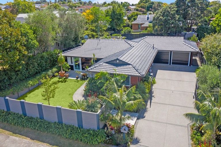 Photo of property in 18 Meadway, Sunnyhills, Auckland, 2010