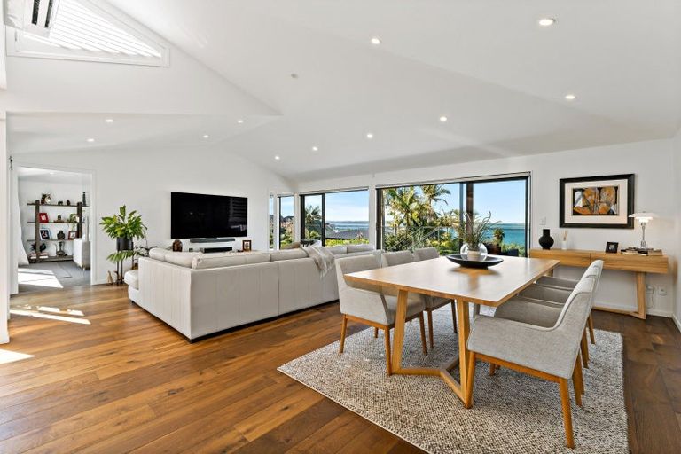 Photo of property in 2/16 Marama Street, Castor Bay, Auckland, 0620