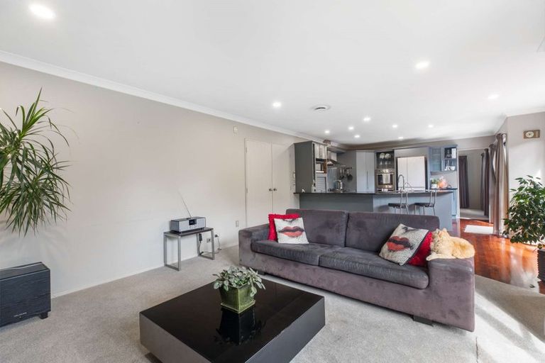 Photo of property in 38 Baltersan Drive, Flat Bush, Auckland, 2016