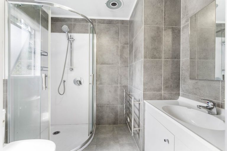 Photo of property in 65 Reynella Drive, Massey, Auckland, 0614