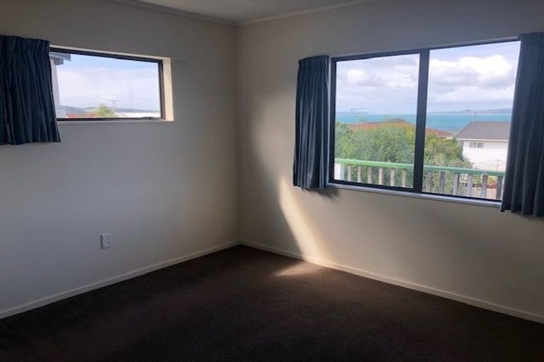 Photo of property in 15 Ngatira Place, Snells Beach, 0920