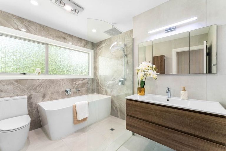 Photo of property in 95 Awaruku Road, Torbay, Auckland, 0630