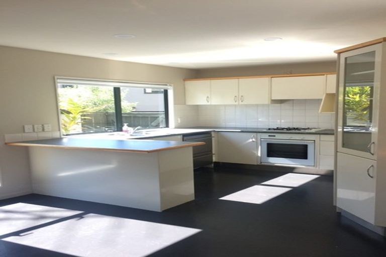 Photo of property in 2/39 Church Street, Northcote Point, Auckland, 0627