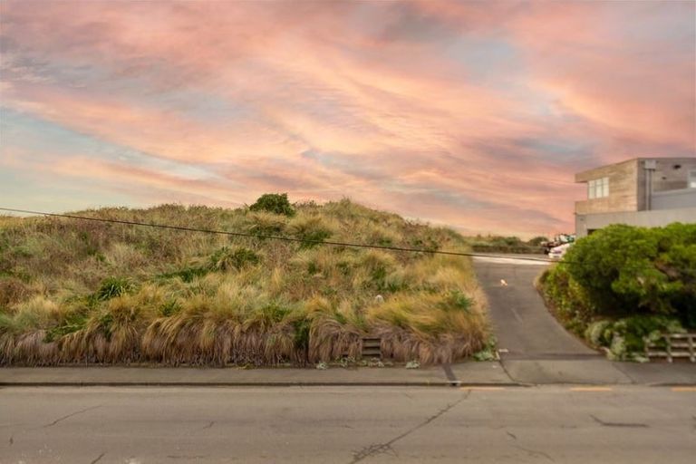 Photo of property in 8/180 Marine Parade, New Brighton, Christchurch, 8083