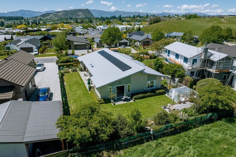 Photo of property in 50 Kelliher Drive, Wanaka, 9305