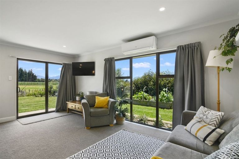 Photo of property in 28 Neudorf Road, Upper Moutere, 7175