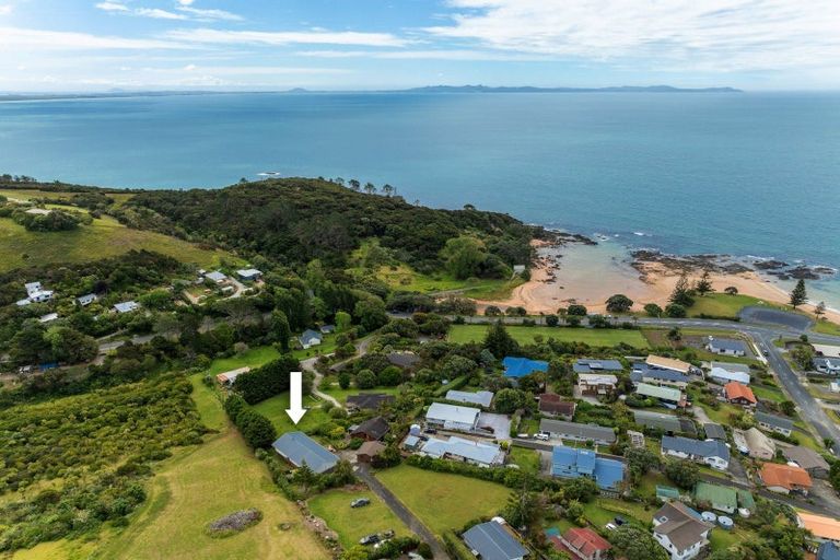 Photo of property in 69 Stratford Drive, Cable Bay, 0420