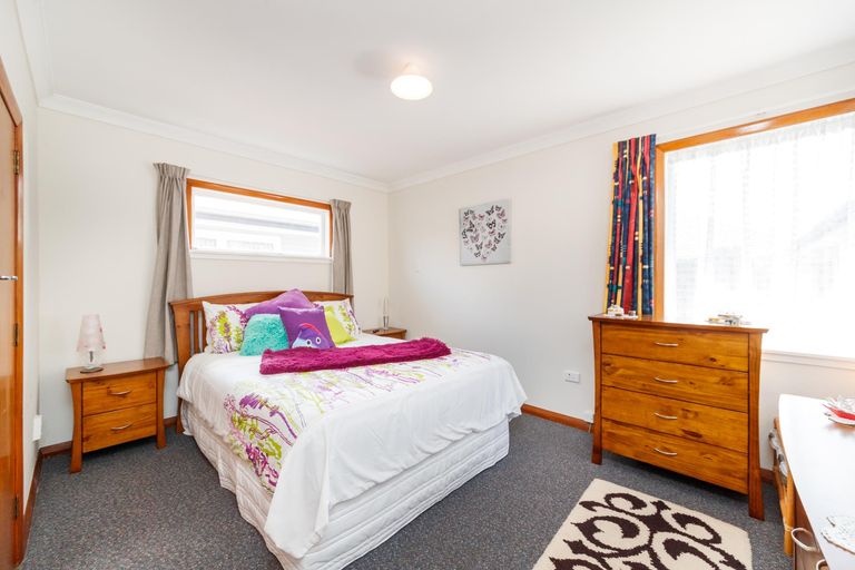 Photo of property in 29 Liverpool Street, Takaro, Palmerston North, 4412