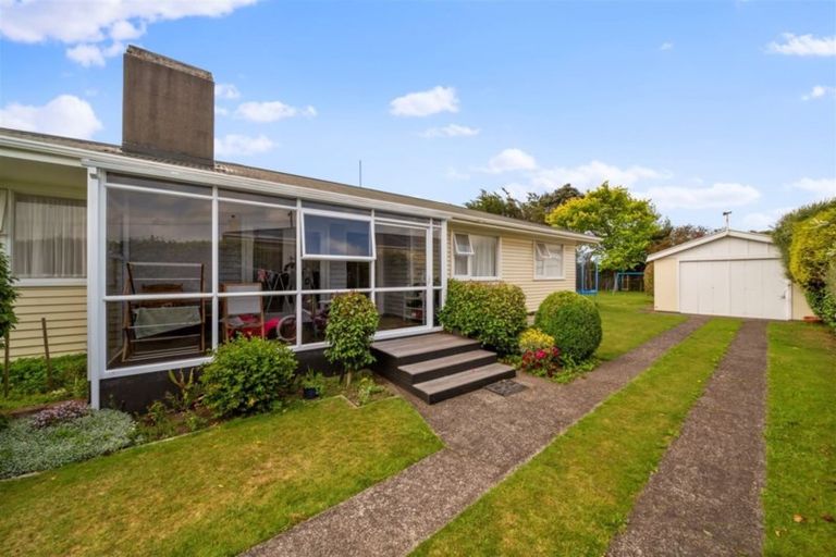 Photo of property in 39 Reid Avenue, Hawera, 4610