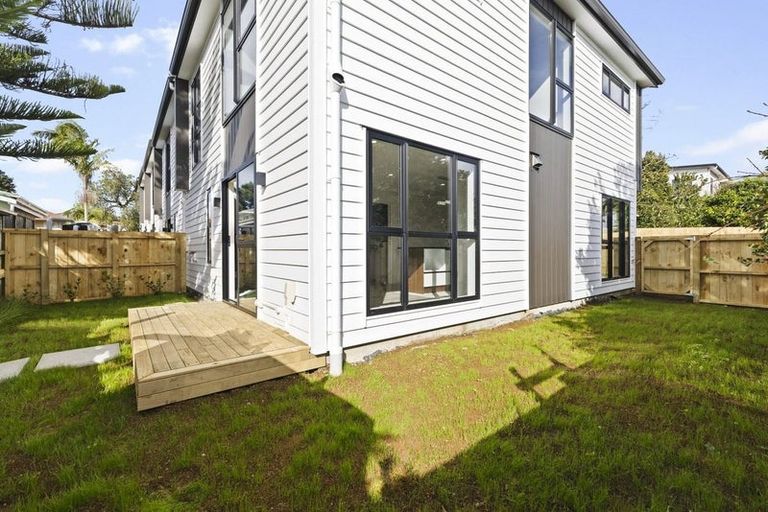 Photo of property in 543b Massey Road, Mangere, Auckland, 2022