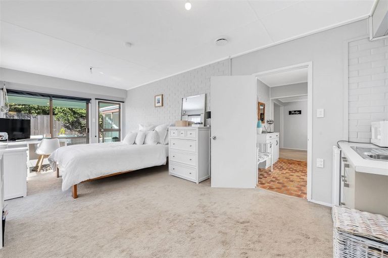 Photo of property in 9 Serrita Avenue, Sunnyhills, Auckland, 2010