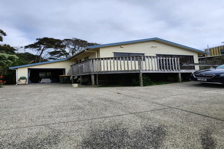 Photo of property in 21 Waiora Road, Stanmore Bay, Whangaparaoa, 0932