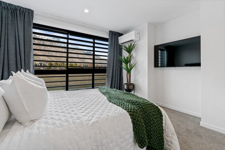 Photo of property in 51 Ryan Loop, Jacks Point, 9371