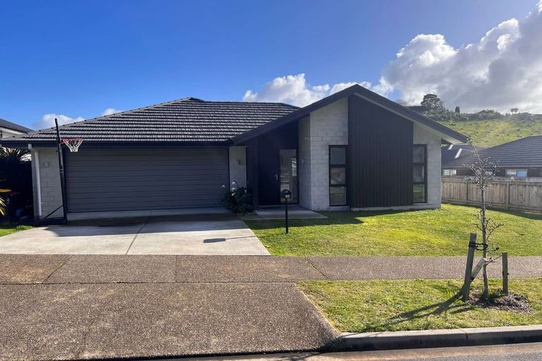 Photo of property in 14 Pakanga Grove, Pyes Pa, Tauranga, 3112