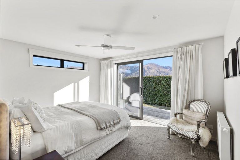 Photo of property in 35 Kirimoko Crescent, Wanaka, 9305