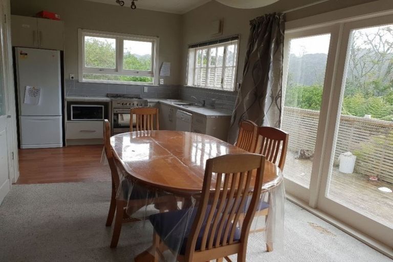 Photo of property in 359 Henderson Valley Road, Henderson Valley, Auckland, 0612