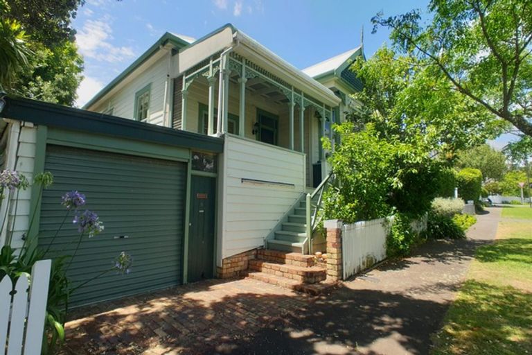 Photo of property in 6 Cowper Street, Devonport, Auckland, 0624