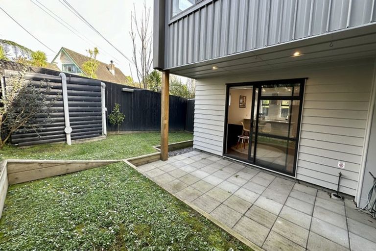 Photo of property in 4e Wattle Road, Sunnyvale, Auckland, 0612