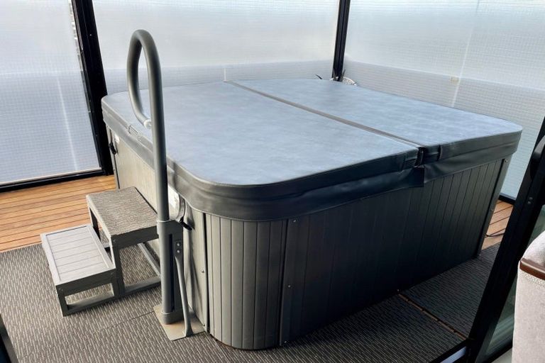 Photo of property in 21 Woodridge Drive, Stanmore Bay, Whangaparaoa, 0932