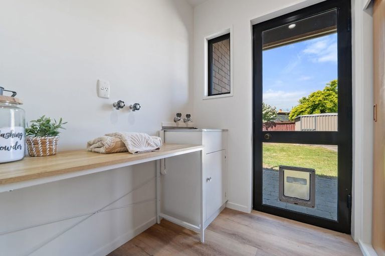 Photo of property in 10 Woodstock Place, Russley, Christchurch, 8042