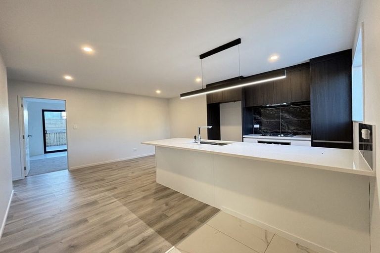 Photo of property in 24a Poruru Close, Papakura, 2110