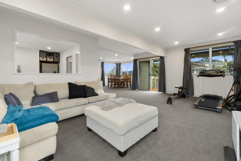 Photo of property in 3 Shale Avenue, Massey, Auckland, 0614