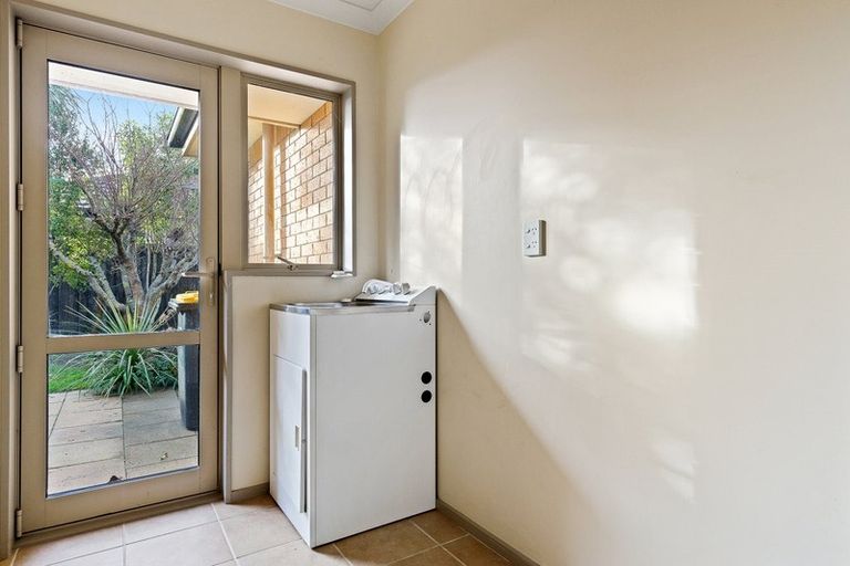 Photo of property in 2 Tanu Place, Parklands, Christchurch, 8083