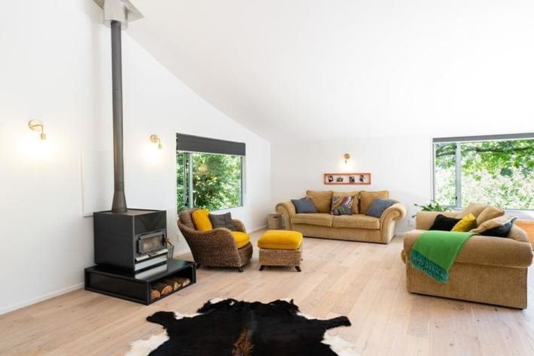 Photo of property in 35 Burns Road, Hospital Hill, Napier, 4110