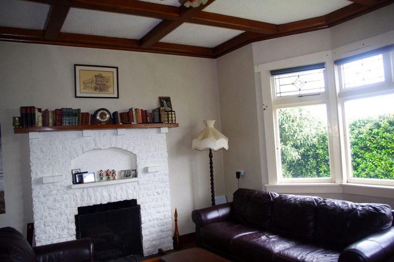 Photo of property in 28 Napier Street, Opunake, 4616