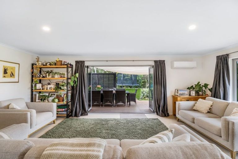 Photo of property in 9 Riverside Way, Amberley, 7410