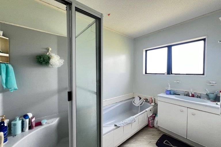 Photo of property in 3/20a Lavery Place, Sunnynook, Auckland, 0632