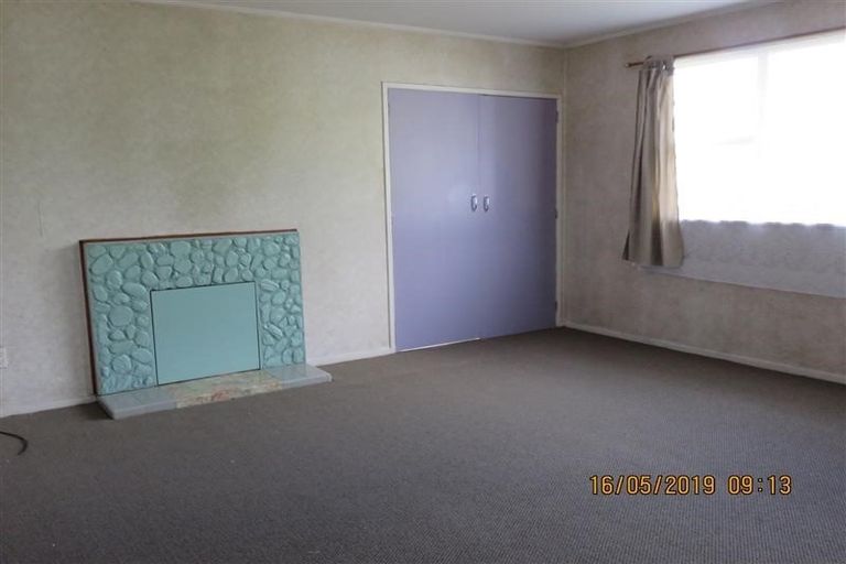 Photo of property in 16 Ascot Avenue, Henderson, Auckland, 0610