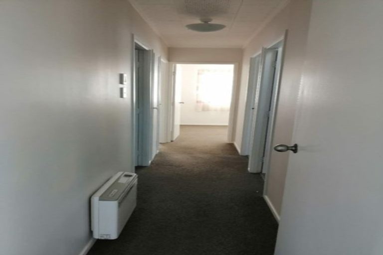 Photo of property in 68 Hutchinsons Road, Bucklands Beach, Auckland, 2014