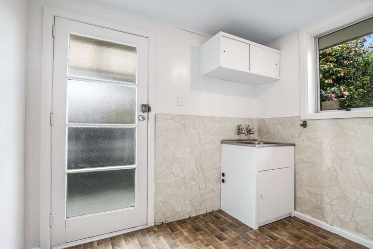 Photo of property in 402 Yaldhurst Road, Russley, Christchurch, 8042