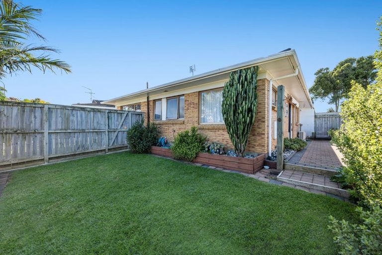 Photo of property in 1/78 Prince Regent Drive, Half Moon Bay, Auckland, 2012