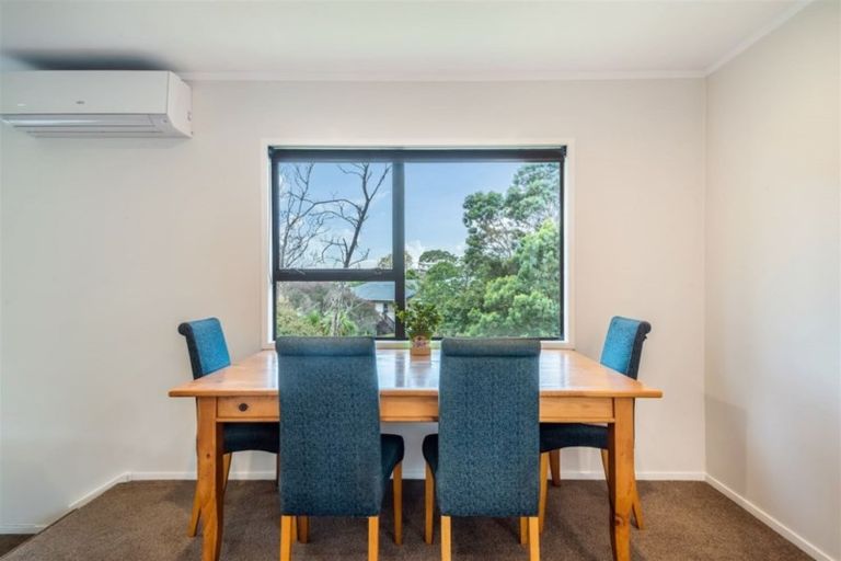 Photo of property in 8 Luxor Place, Massey, Auckland, 0614