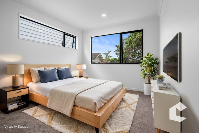 Photo of property in 24c Scarlock Avenue, Browns Bay, Auckland, 0630