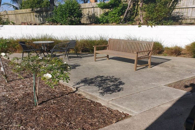 Photo of property in 15 Stonehurst Avenue, Waiuku, 2123