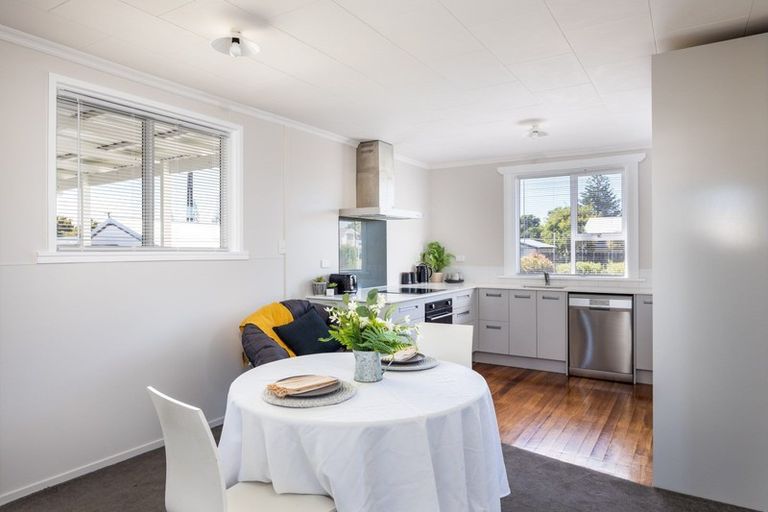 Photo of property in 6 High Street West, Waitara, 4320