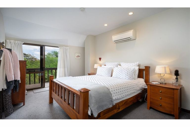 Photo of property in 7 Shalamar Drive, Cashmere, Christchurch, 8022