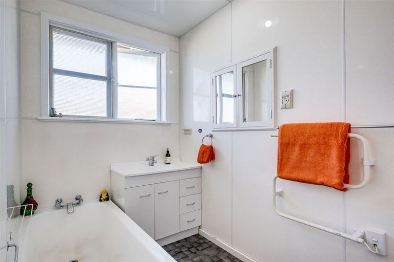 Photo of property in 30 Murphy Road, Taradale, Napier, 4112