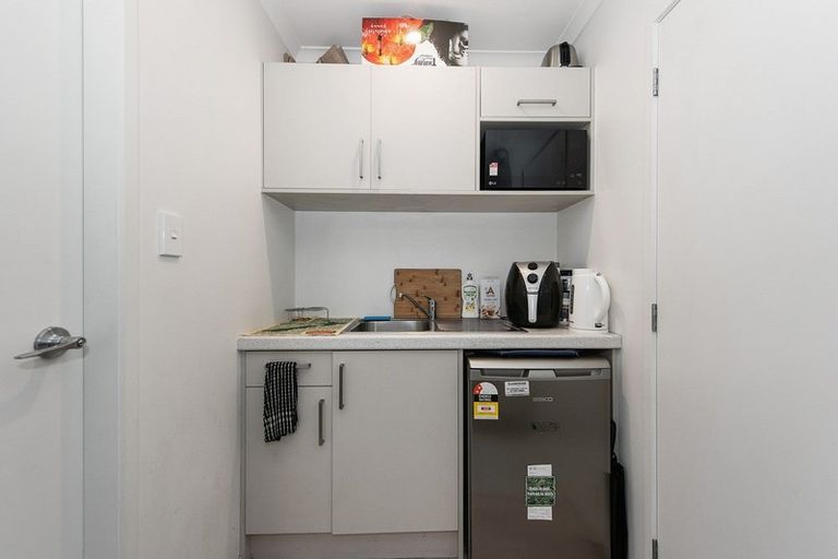 Photo of property in 2/28 Hunter Street, Hamilton Lake, Hamilton, 3204