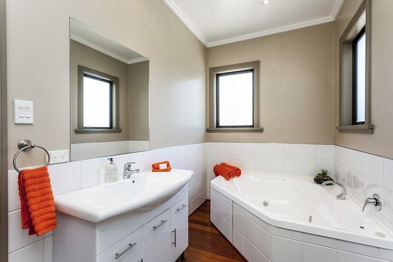 Photo of property in 16 Binnie Street, Abbotsford, Dunedin, 9018