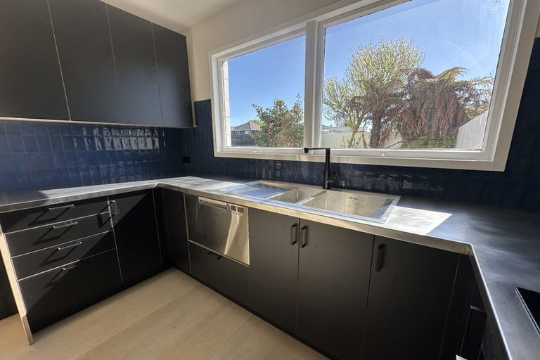 Photo of property in 91 Memorial Avenue, Ilam, Christchurch, 8053