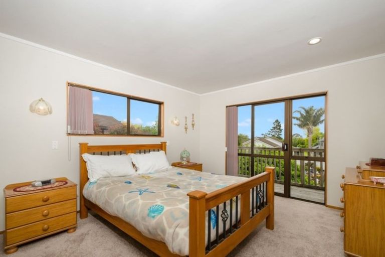 Photo of property in 109 Wiseley Road, West Harbour, Auckland, 0618